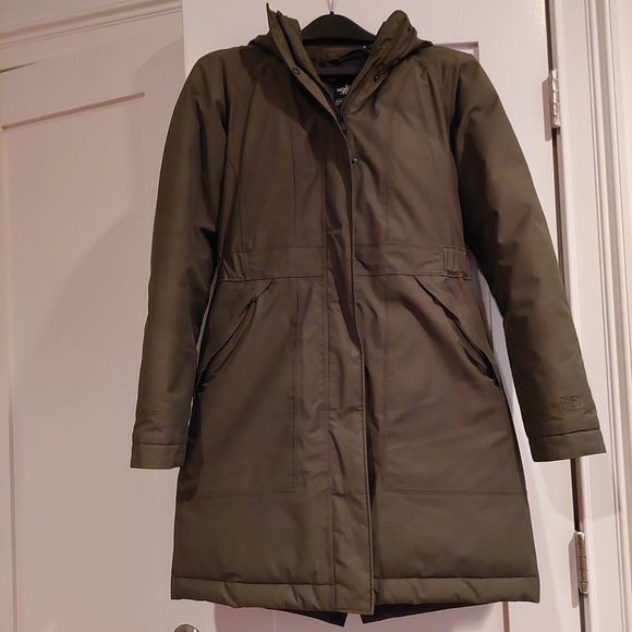 The North Face Women's Small/Petite Hyvent Parka in Olive Green and Black Camo - Picture 2 of 16
